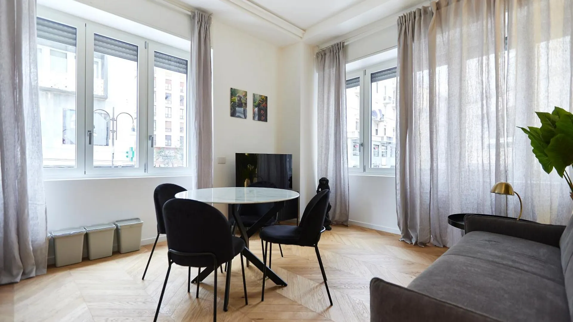 Duomo Cityview Grand Suites contacts