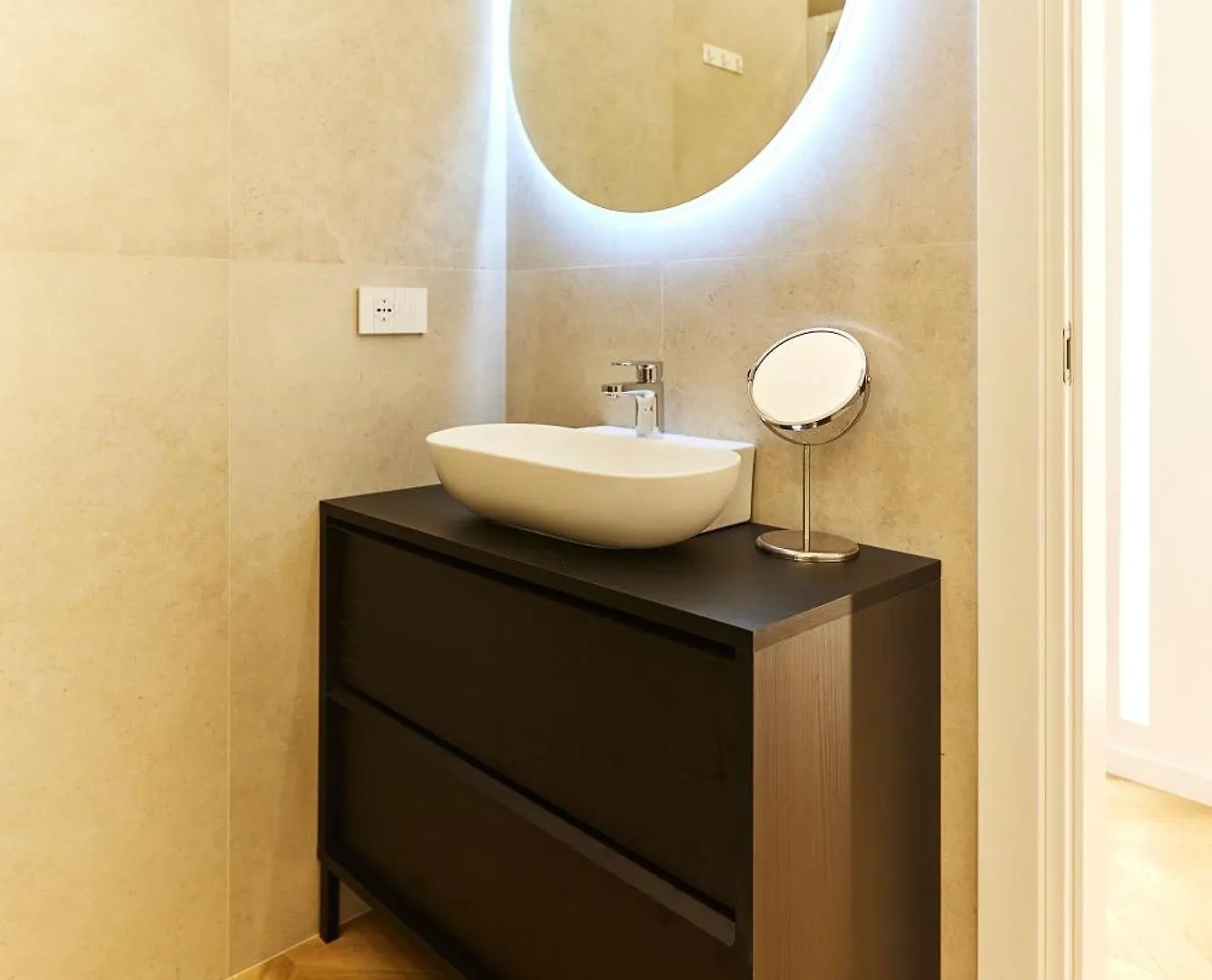 Apartment Duomo Cityview Grand Suites Milan Italy